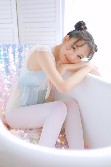 小向まな美